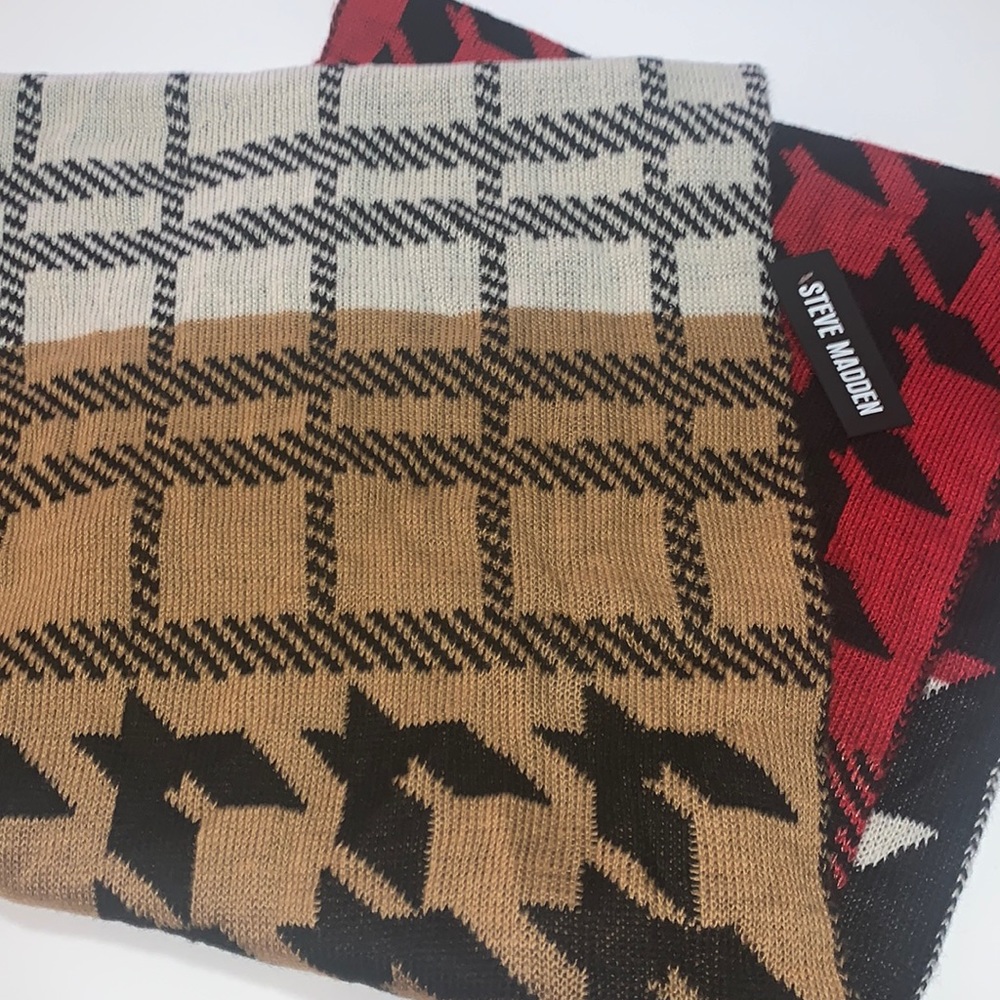 Steve Madden tube scarf